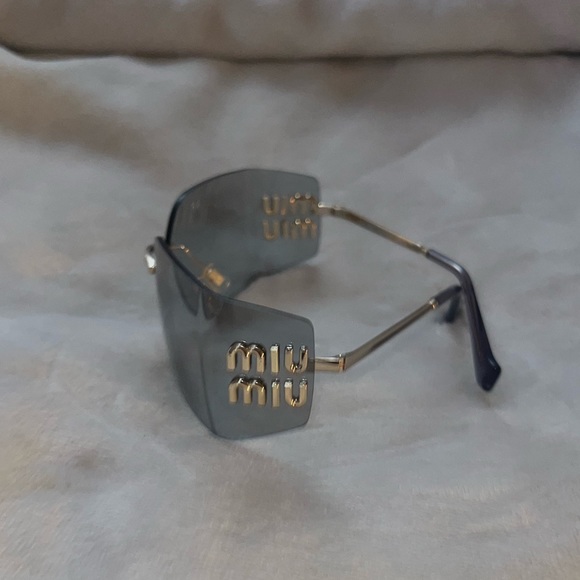 Miu Miu sunglasses women’s - Picture 4 of 9
